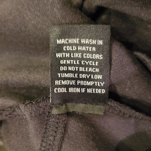 Threads & Others Black Push Up Leggings Size Large - Picture 6 of 8